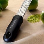 MICROPLANE - PREMIUM CLASSIC SERIES ZESTER - CHEESE GRATER LONG HANDLE BLACK 32.5 x 3.5 x 3 CM - Image 3