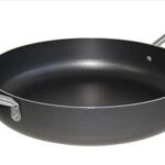 *DISCONTINUED - DOMO - SERVING PAN 2 HANDLES 32 CM CHEF LINE