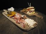 LEONE - ACACIA SERVING BOARD 75 x 20 CM WITH HANDLE - Image 2