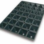 SCHNEIDER - 60 x 40 CM SILICONE BAKING MOLD PYRAMID 65x65MM / 35 x 61 ML CAVITIES
