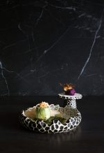 VIEJO - TEIDE BLACK BEIGE ROUND PRESENTATION BOWL 25 x 5 CM - Image 2
