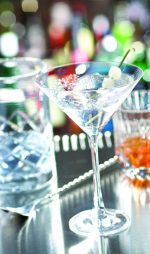 *DISCONTINUED - UTOPIA - FILIGREE ENGRAVED MARTINI 28 CL - Image 2