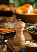 UTOPIA - LIGHT WOOD SALT/PEPPER GRINDER 10 CM - Image 2