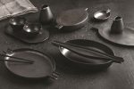 PLATO - WINGS BLACK MATT EARED OVAL DEEP PLATE 31 x 17 CM - Image 2