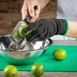 TC - MEDIUM CUT-RESISTANT GLOVE SET BLACK/GREEN 25 x 16.5 CM - Image 2