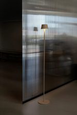 VERLO - TALI FLOOR LAMP SAND BEIGE 18 x 123 CM - Image 2