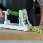 BENRINER - PROFESSIONAL JAPANESE SPIRALIZER HORIZONTAL TYPE PLASTIC WHITE WITH 3 ST/ST BLADES - Image 3